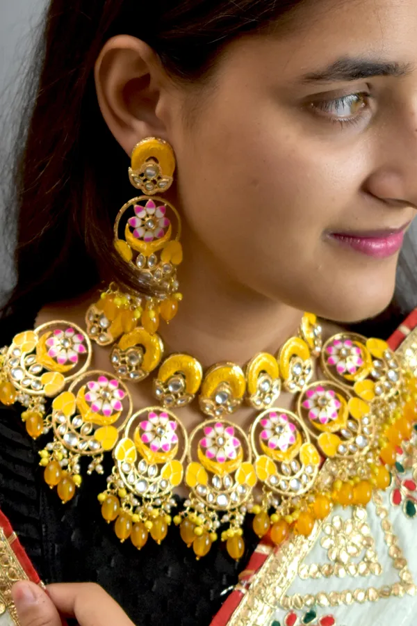 Choker_Hand_Made_Necklace_Set_and_Earrings