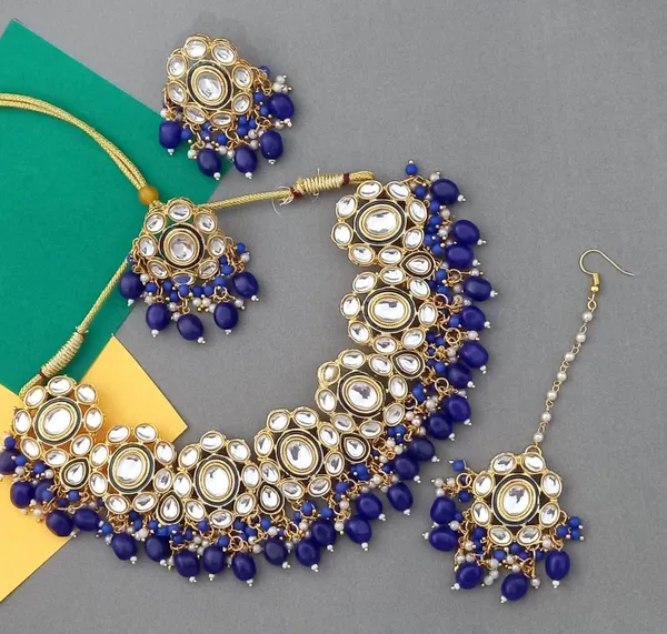 Blue_Necklace_Set_and_Earrings_with_Maang_Tikka