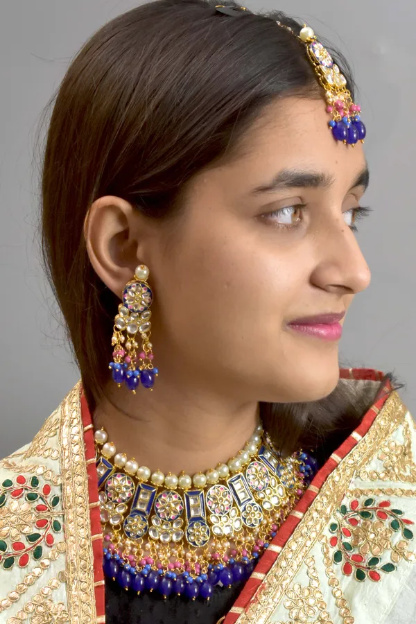 Blue_Choker_Necklace_Set_and_Earrings_with_Maang_Tikka
