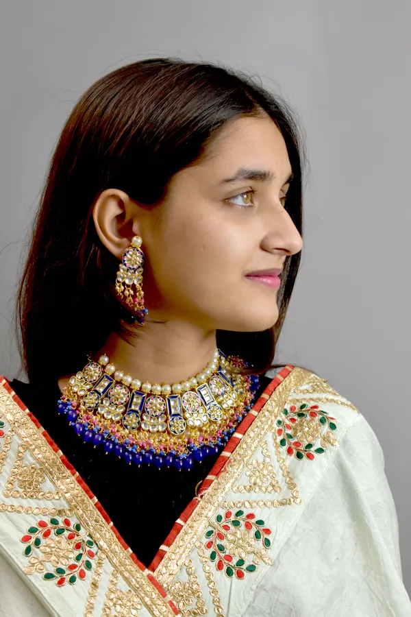 Blue_Choker_Necklace_Set_and_Earrings_with_Maang_Tikka