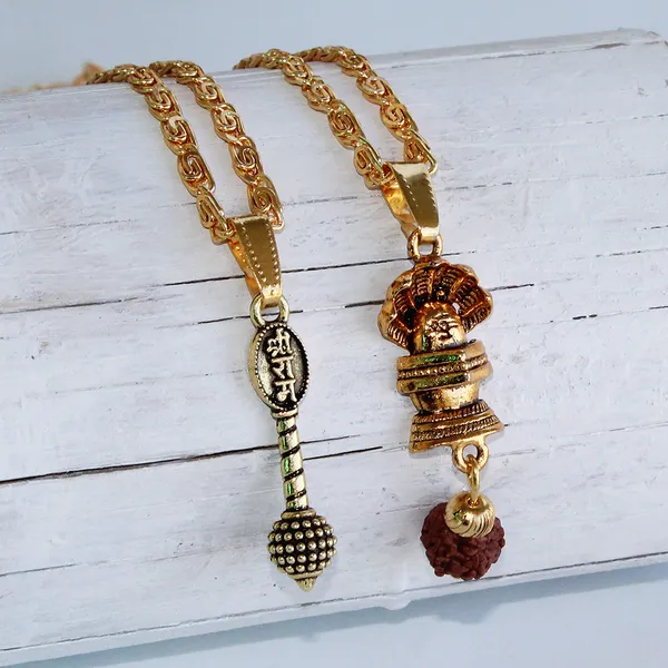 https://cdn-image.blitzshopdeck.in/ShopdeckCatalogue/tr:f-webp,w-600,fo-auto/652e62af02d8dc3ec12e30ed/media/Hanuman_Gada_And_Shivling_Golden_Pendant_Necklace_Set_DK6PJAB6R0_2024-02-05_1.jpg__Forever Jewellery