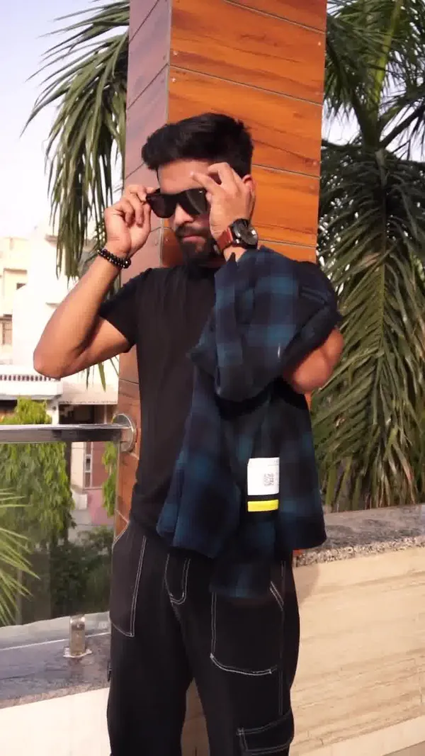 Black_Smyder_Square_Sunglasses