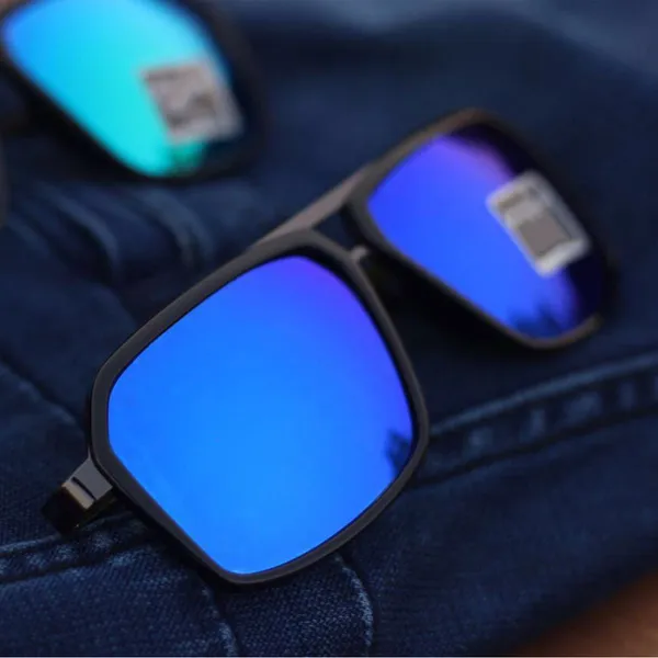 TRANSMORPHERS_4185_Square_Sunglasses