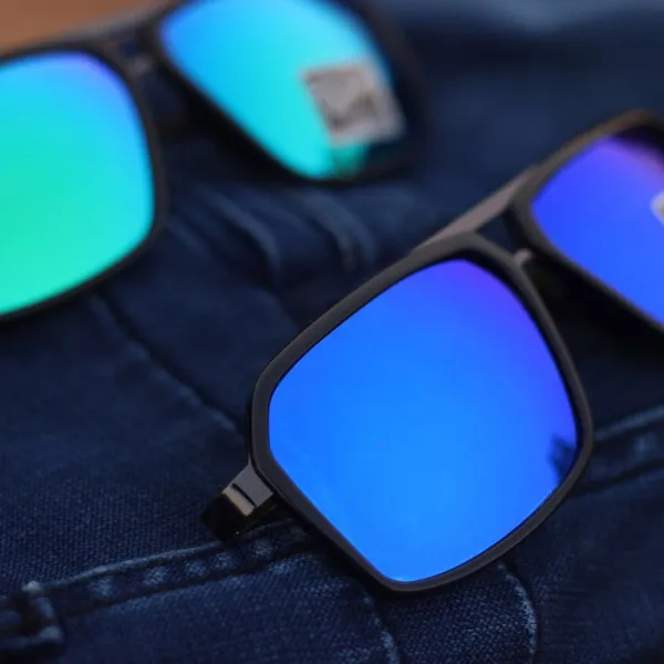 TRANSMORPHERS_4185_Square_Sunglasses