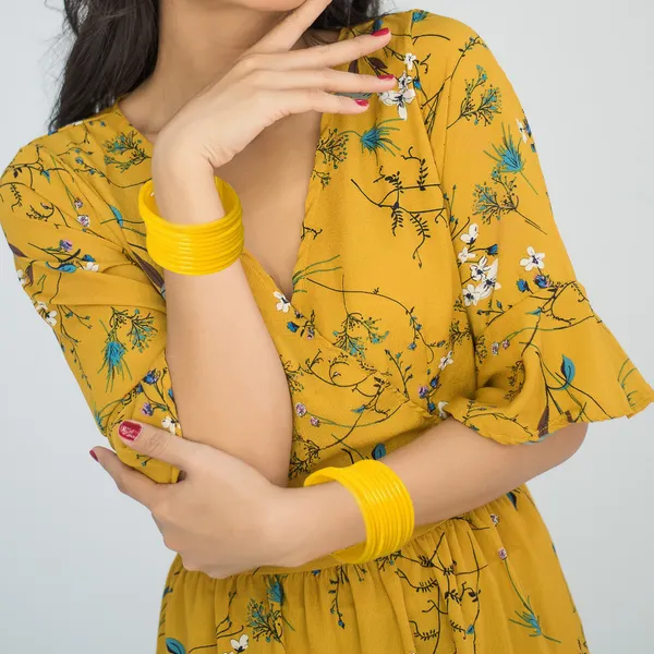 Pack_of_24_Glass_Bangles_for_Women_&_Girls_Chudi_Set_Plain_Yellow_Colour_With_Glossy_Finished