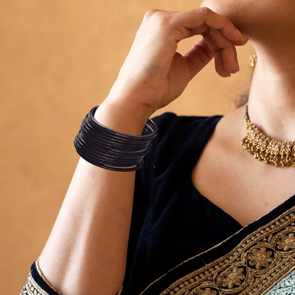 Laal_Amrood_Combo_Pack_Beautiful_Plain_Stylish_Glass_Bangles_For_Women_&_Girls_Blue_Black_Brown_Chudi_Set_(Pack_of_36)