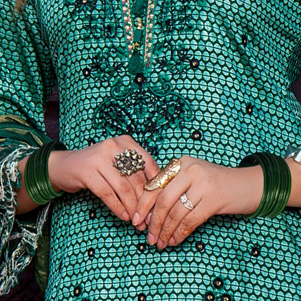 Glass_Bangles_Set_For_Women_&_Girls_Plain_Dark_Green_With_Glossy_Finished_(Pack_of_24)