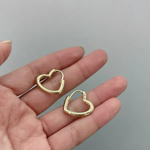 Sarah_Hoops_For_Women