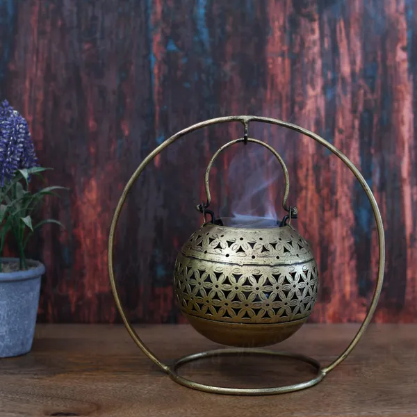 Metal_Gold_Finish_Rajasthani_Artistic_Tea_Light_Candle_And_Dhoop_Holder