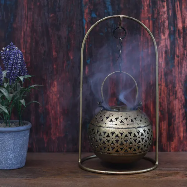 Metal_Gold_Finish_Rajasthani_Artistic_Tea_Light_Candle_And_Dhoop_Holder