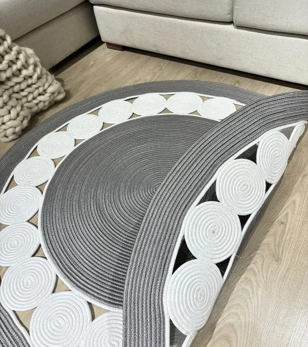 Aura_Circle_Handcrafted_Cotton_Rug