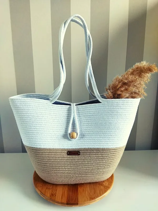 Green_Glamour___women_Jute_&_Cotton_Totes_in_white_-beige