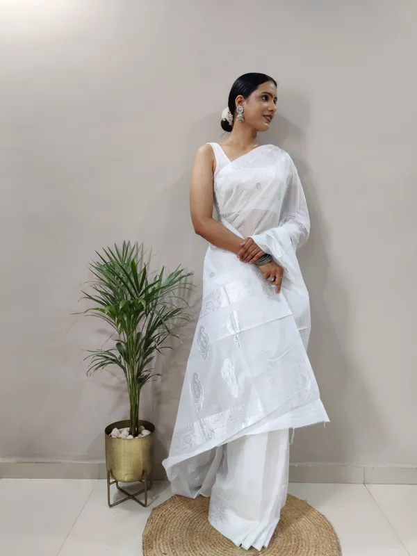 White_Aquiliq_Woven_Baluchari_Chanderi_Saree__For_Women