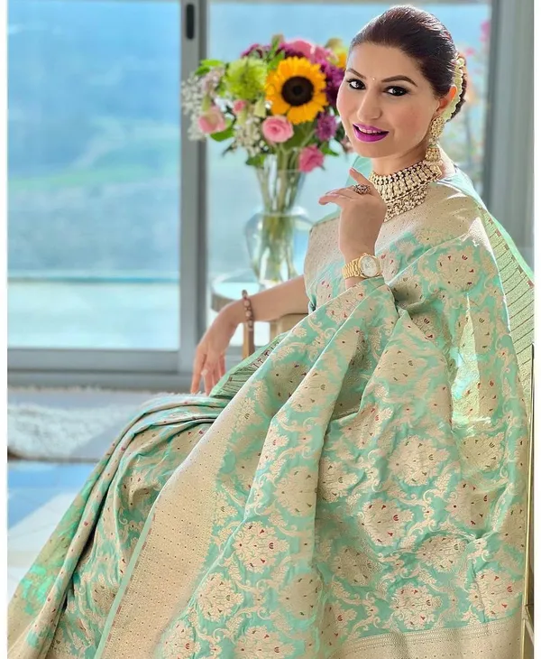 Multicolor_Pure_Kanjivaram_Silk_Saree_With_Brocade_Blouse_For_Women