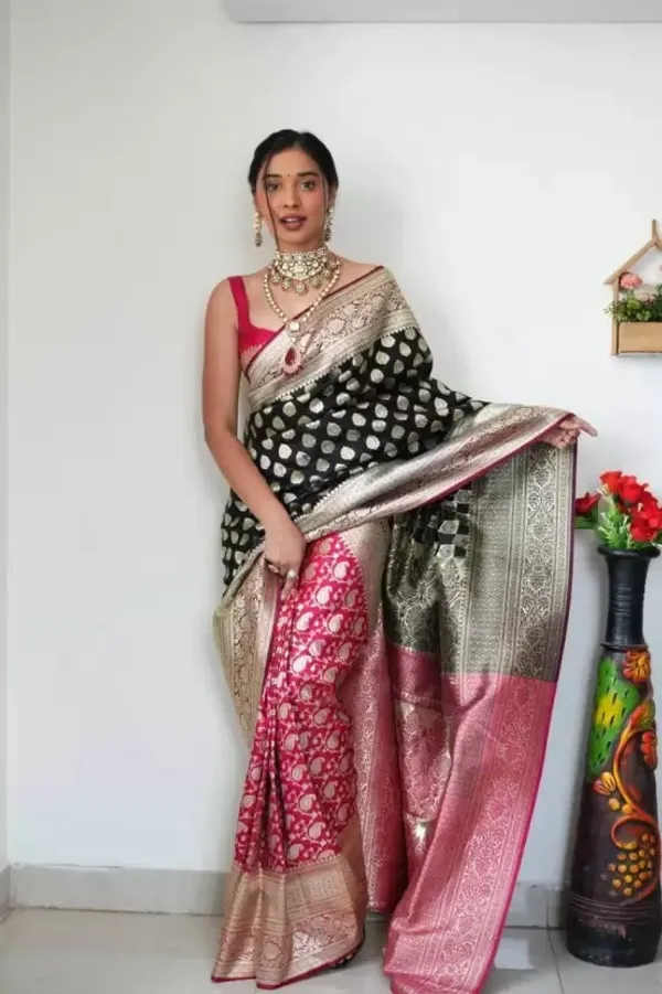 Black-Pink_Pure_Kanjivaram_Silk_Saree_With_Brocade_Blouse_For_Women