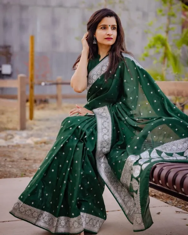 Grren_Pure_Kanjivaram_Silk_Saree_With_Brocade_Blouse_For_Women