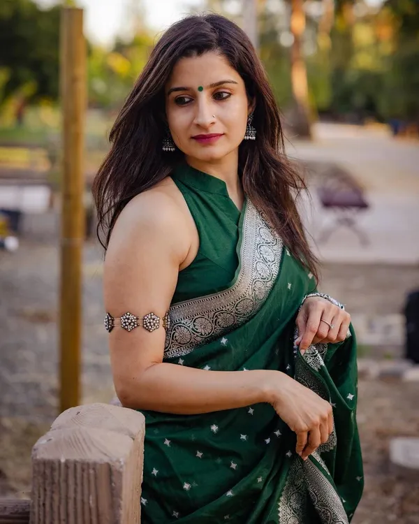 Grren_Pure_Kanjivaram_Silk_Saree_With_Brocade_Blouse_For_Women