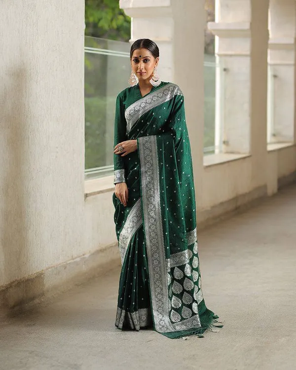 Grren_Pure_Kanjivaram_Silk_Saree_With_Brocade_Blouse_For_Women