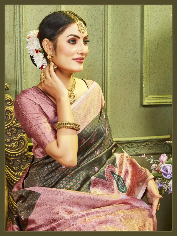 Green_Peach_Pure_Kanjivaram_Silk_Saree_With_Brocade_Blouse_For_Women