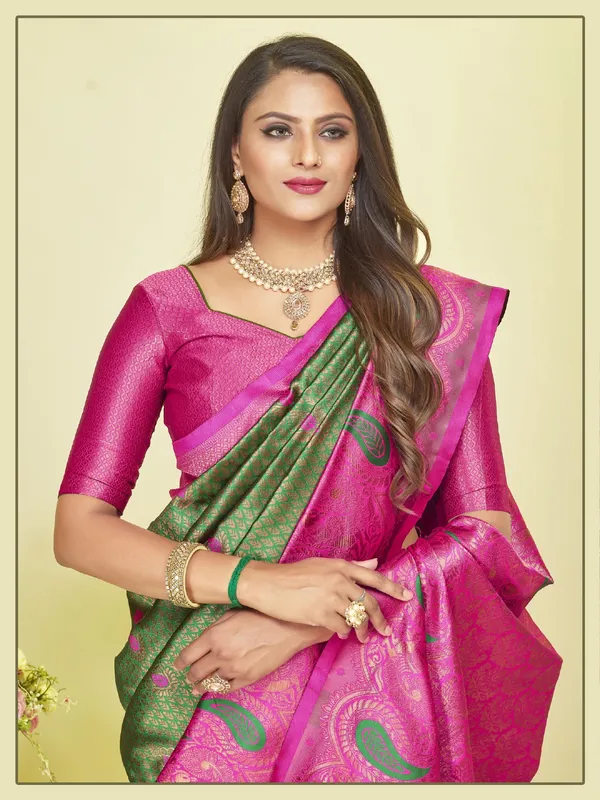 Green_Pink_Pure_Kanjivaram_Silk_Saree_With_Brocade_Blouse_For_Women