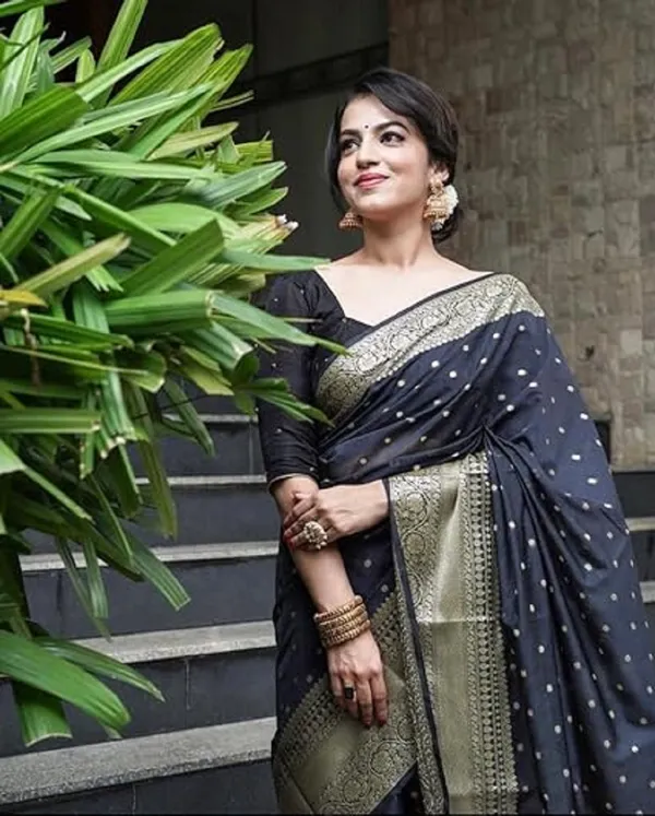Black_Pure_Silk_Kanjivaram_Saree_For_Women