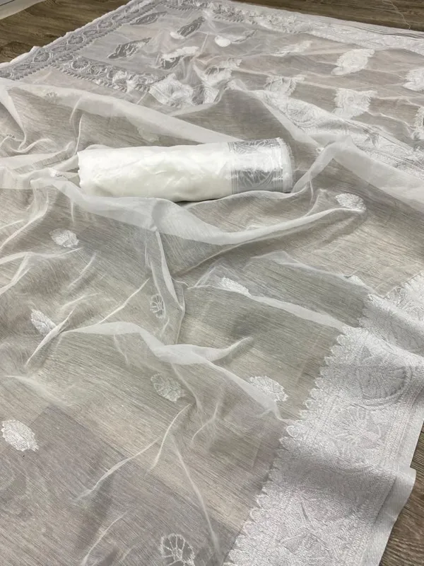 White_Pure_Kanjivaram_Silk_Saree_With_Brocade_Blouse_For_Women