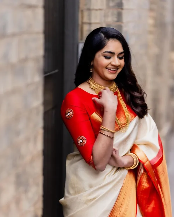 White_Red_Pure_Kanjivaram_Silk_Saree_With_Brocade_Blouse_For_Women