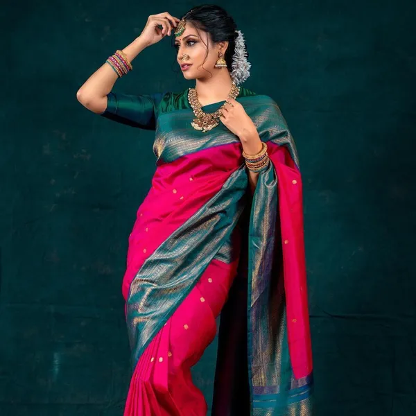 Pink_Pure_Kanjivaram_Silk_Saree_With_Brocade_Blouse_For_Women