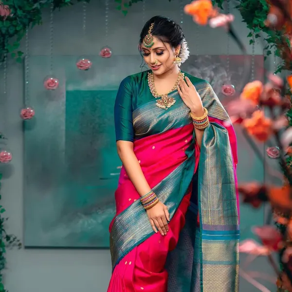 Pink_Pure_Kanjivaram_Silk_Saree_With_Brocade_Blouse_For_Women