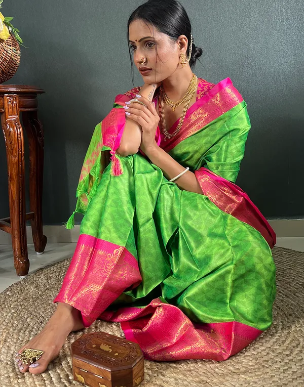 Parrot_Pink_Ready_To_Wear_Perrotbanarasi_Silk_Saree_With_Border_For_Women