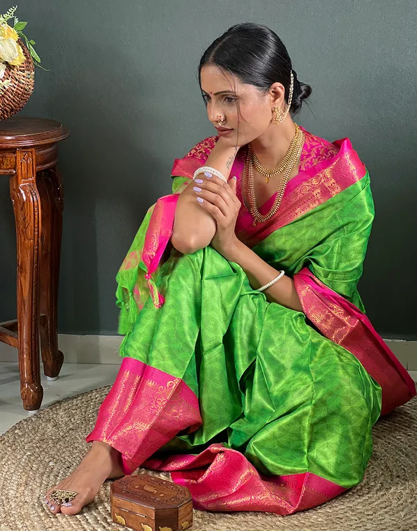 Parrot_Pink_Ready_To_Wear_Perrotbanarasi_Silk_Saree_With_Border_For_Women