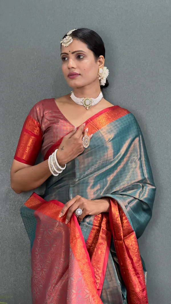 Red_Ready_To_Wear_Pure_Kanchipuram_Silk_Saree_With_Blouse_Piece_For_Women