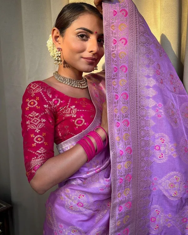 Voilate_Pure_Kanjivaram_Silk_Saree_With_Brocade_Blouse_For_Women