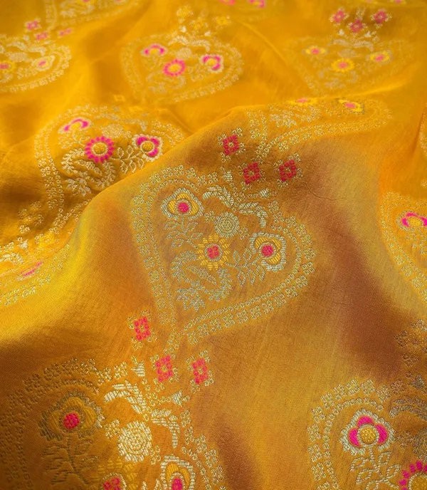 Yellow_Pure_Kanjivaram_Silk_Saree_With_Brocade_Blouse_For_Women