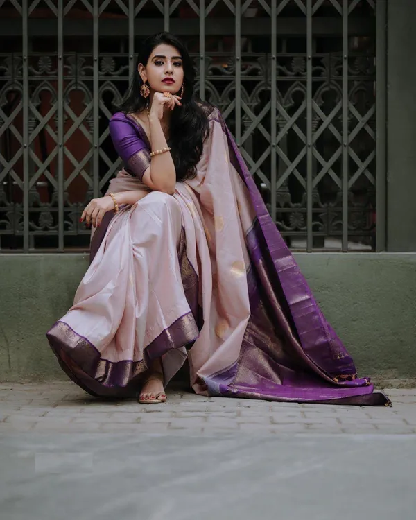 Lovendore_Pure_Kanjivaram_Silk_Saree_With_Brocade_Blouse_For_Women