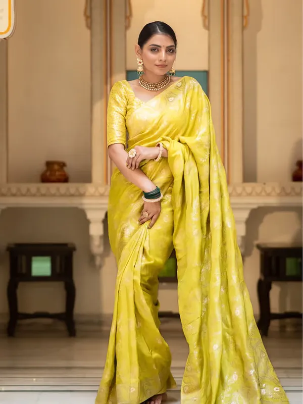 Lemon_Pure_Kanjivaram_Silk_Saree_With_Brocade_Blouse_For_Women