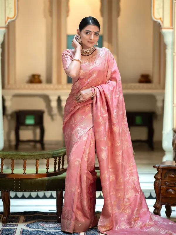 Peach_Pure_Kanjivaram_Silk_Saree_With_Brocade_Blouse_For_Women