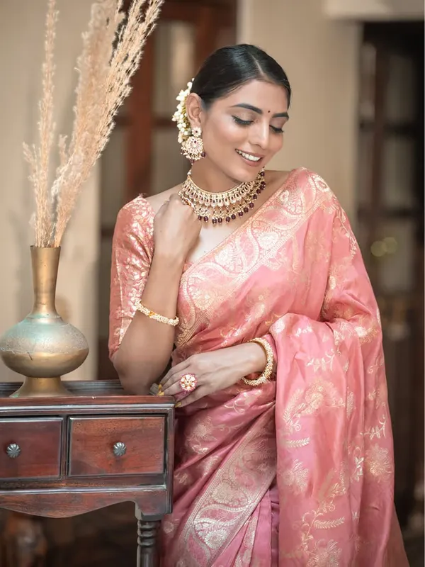Peach_Pure_Kanjivaram_Silk_Saree_With_Brocade_Blouse_For_Women