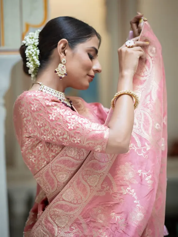 Peach_Pure_Kanjivaram_Silk_Saree_With_Brocade_Blouse_For_Women