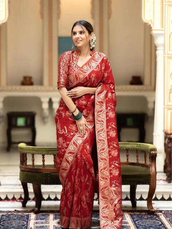 Red_Pure_Kanjivaram_Silk_Saree_With_Brocade_Blouse_For_Women