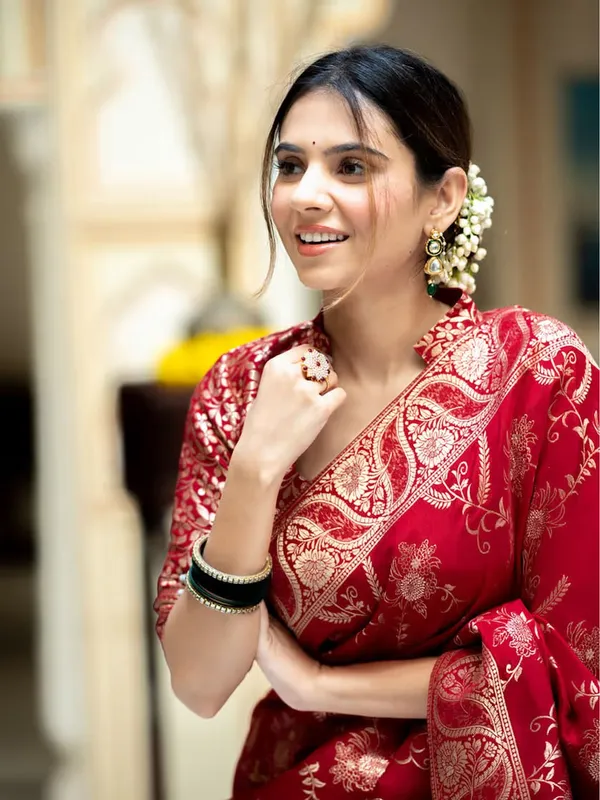 Red_Pure_Kanjivaram_Silk_Saree_With_Brocade_Blouse_For_Women