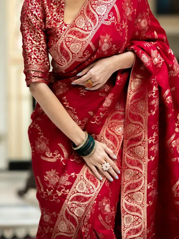 Red_Pure_Kanjivaram_Silk_Saree_With_Brocade_Blouse_For_Women