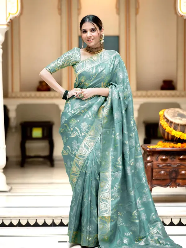 Sky_Pure_Kanjivaram_Silk_Saree_With_Brocade_Blouse_For_Women