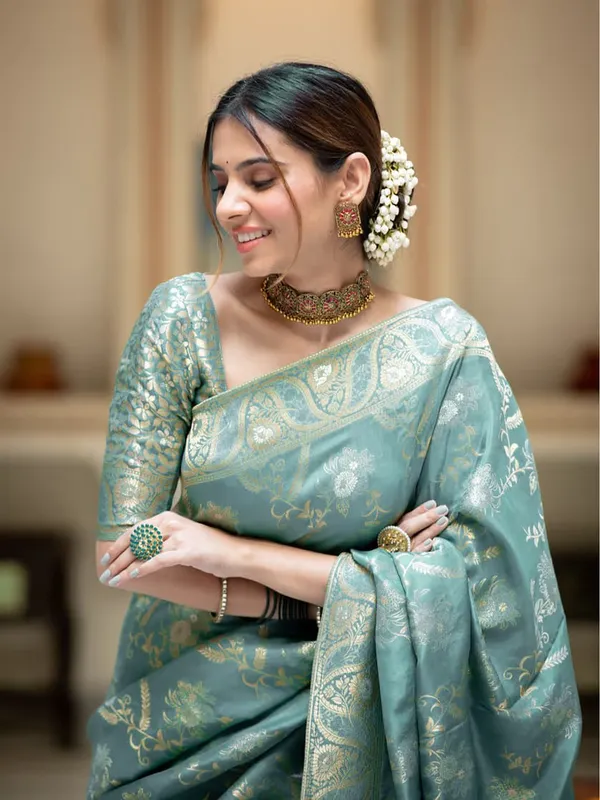 Sky_Pure_Kanjivaram_Silk_Saree_With_Brocade_Blouse_For_Women