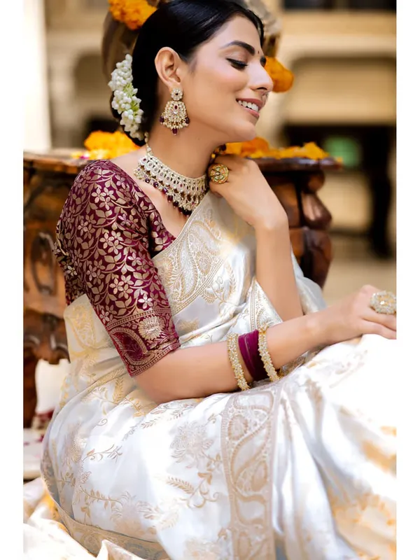 White_Pure_Kanjivaram_Silk_Saree_With_Brocade_Blouse_For_Women