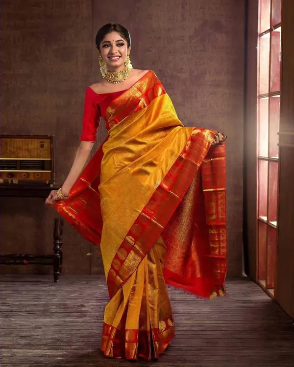 Orange_Pure_Kanjivaram_Silk_Saree_With_Brocade_Blouse_For_Women