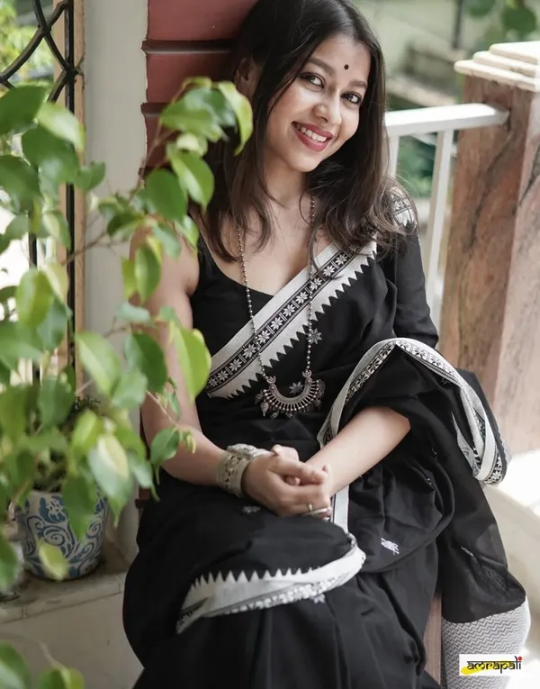 Black_Chanderi_Kanjivaram_Saree_For_Women
