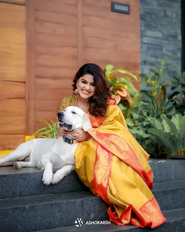 Orange_Pure_Kanjivaram_Silk_Saree_With_Brocade_Blouse_For_Women