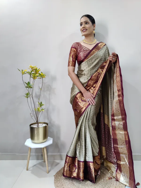 Chiku_Brown_Aquiliq_Woven_Banarasi_Art_Silk_Cotton_Silk_Saree_For_Women