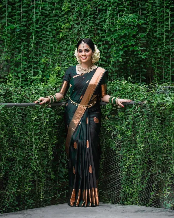 Multicolor_Woven_Kanjivaram_Silk_Blend_Saree_For_Women